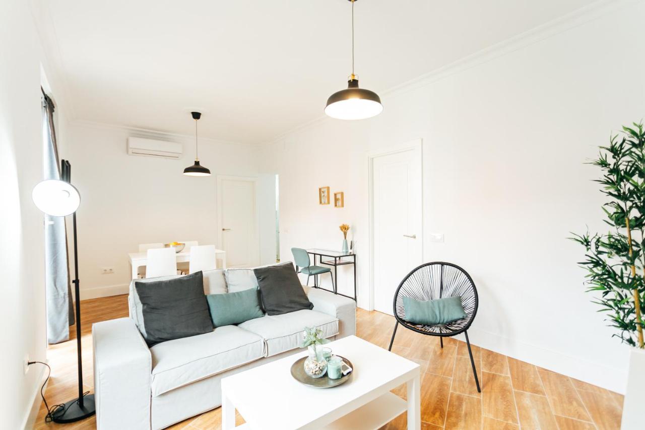 Alohamundi Peral Apartment เซบีญา ภายนอก รูปภาพ