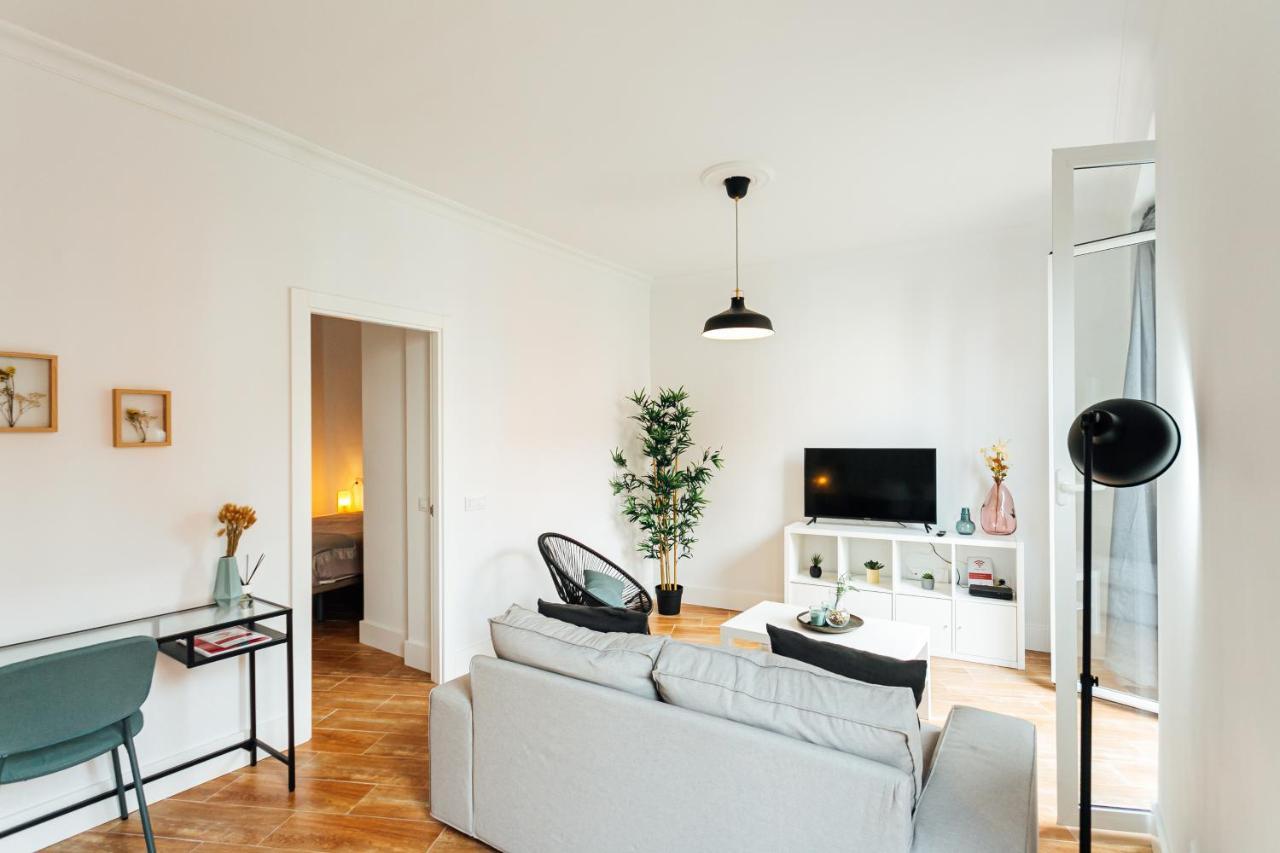 Alohamundi Peral Apartment เซบีญา ภายนอก รูปภาพ